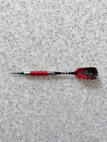 GLD Viper Red Sure Grip 18 gm. Darts w/Dimplex Flights & Dart Pal Case - Picture 3 of 3