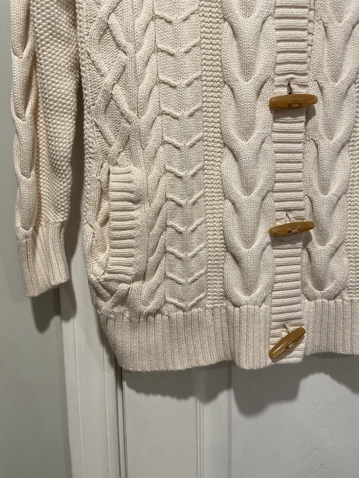 L.L. Cárdigan cuello suéter de algodón con botones de palanca tejido con cable crema talla S Bean Foto 4 de 4