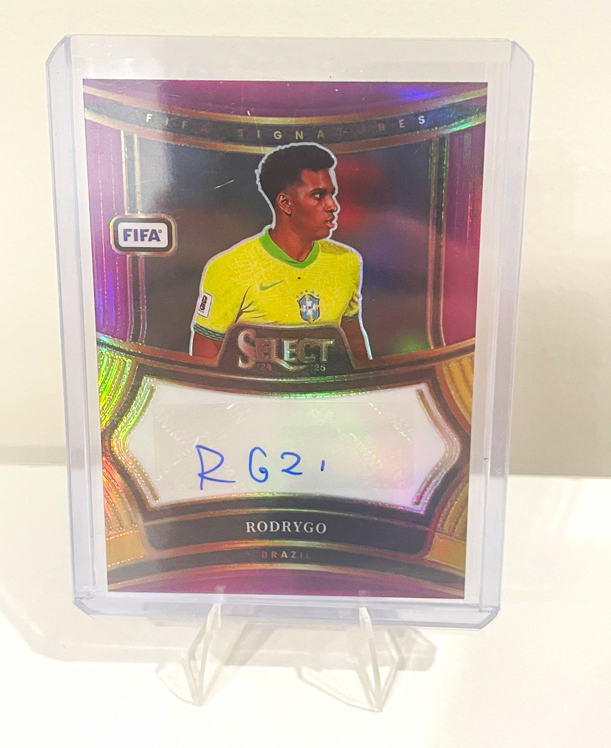 2024-25 Panini Select Fifa - Signatures Rodrygo #S-RD Purple Prizm Auto /49