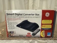 GE Smart Digital TV Converter Box 22729 w/ Remote, Coax Cable & Box – Powers On