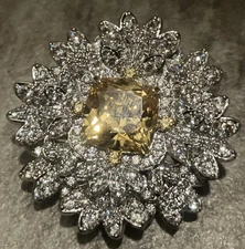 Stunning Swarovski Crystal Daisy Pendant Brooch Pin Silver Tone Clear Crystals