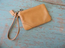 Vintage COACH Camel Tan Soft Leather Wristlet 6  X 4  ZIP
