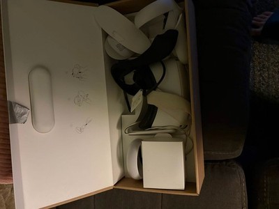 Oculus Quest 2 256GB  VR HEADSET  White (301-00351-01)