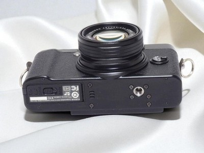 Mint] Fujifilm X10 12.0 MP Fuji X Series Black Digital Camera w