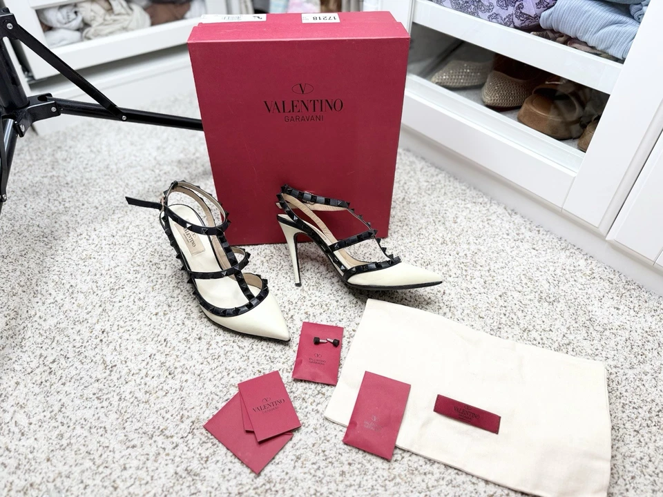 Correa en T de cuero con detalles Rockstud de Valentino Garavani negra crema tachonada 37 Foto 3 de 4