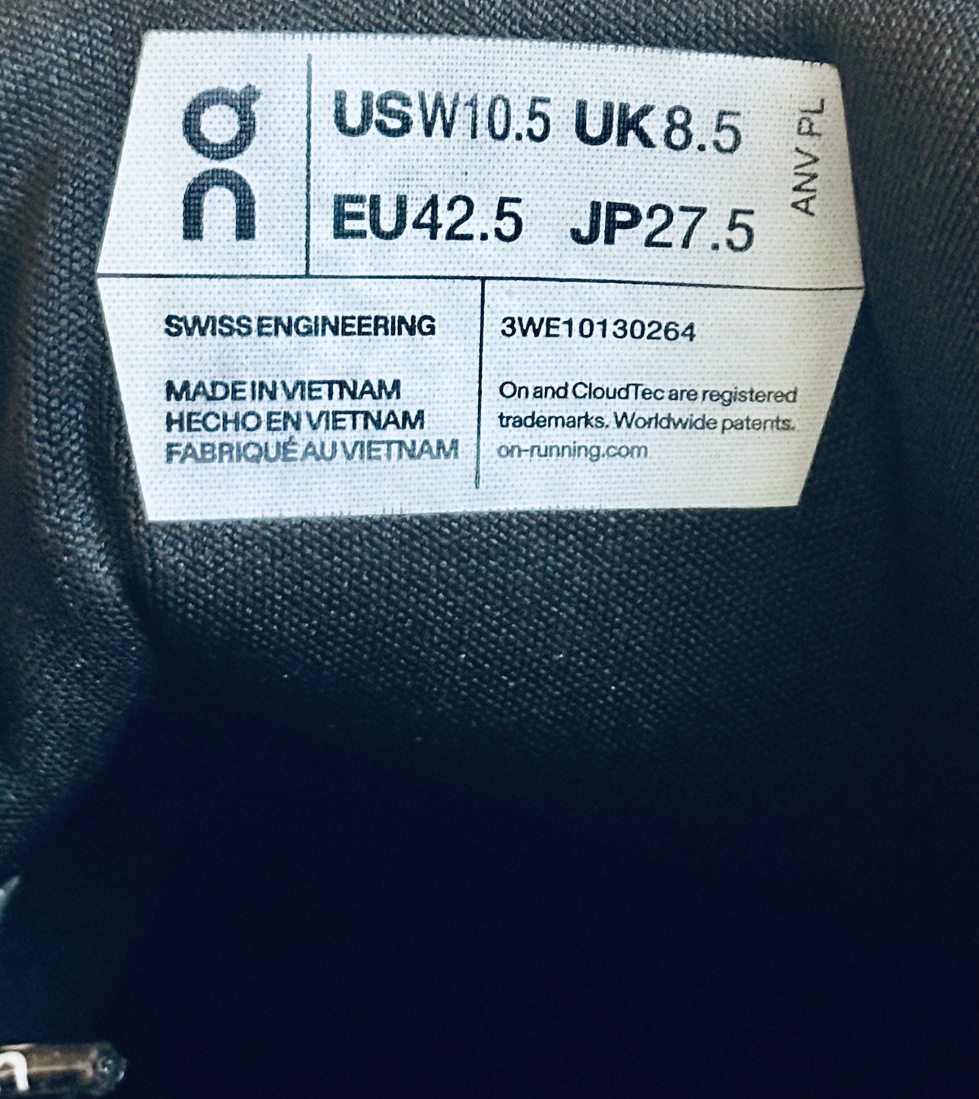 On CLOUDRUNNER 2 Womens Eclipse Black Gray Runnin… - image 6