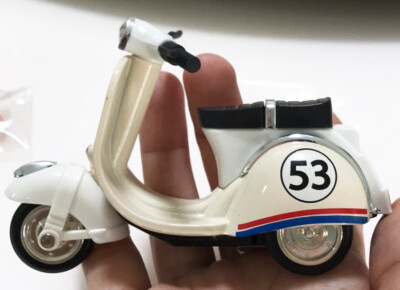 Classic Keepsake White Mini Vespa Motorcycle Diecast Model