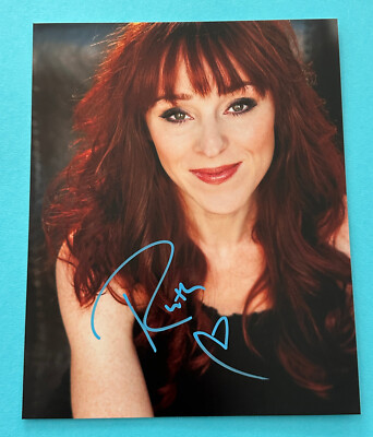 Ruth Connell  -  SUPERNATURAL   -  signed, original Autogramm !!!