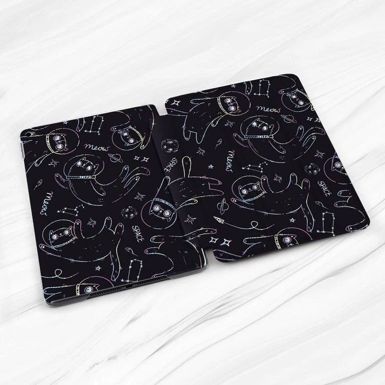 Lindo estuche artístico negro Cats In Space para iPad 10.2 Air 3 4 5 Pro 9.7 11 12.9 Mini Foto 2 de 4
