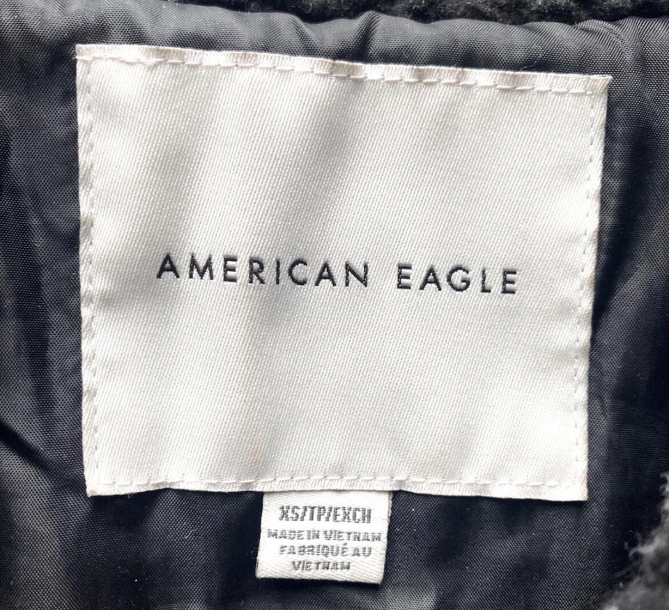 american eagle black and white plaid teddy bear jacket XS - Imagem 4 de 4