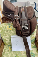 Treeless Synthetic Horse Saddle 15" with fleece lined girth & stirrup leathers