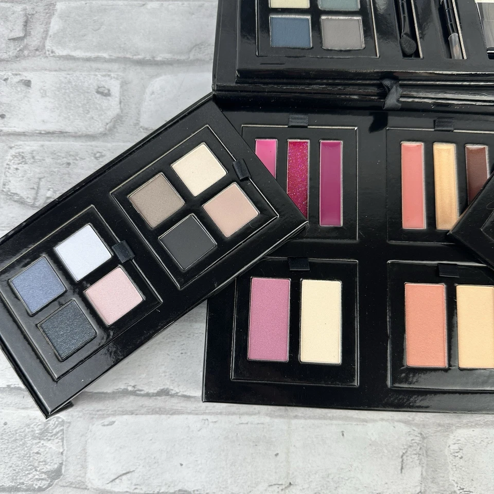 AVON Mega Mix 'n Go Palette 24 Eyeshadow 9 Lip Glosses 2 Blushes 2 Highlighters - Image 2 of 4