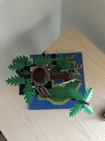 LEGO Pirates: Forbidden Island (6270) Complete