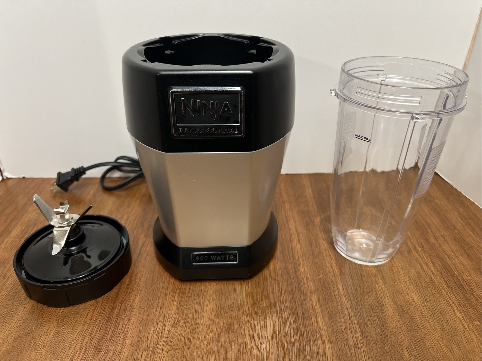 Nutri Ninja Professional Blender BL450 900 Watts Base Blade 