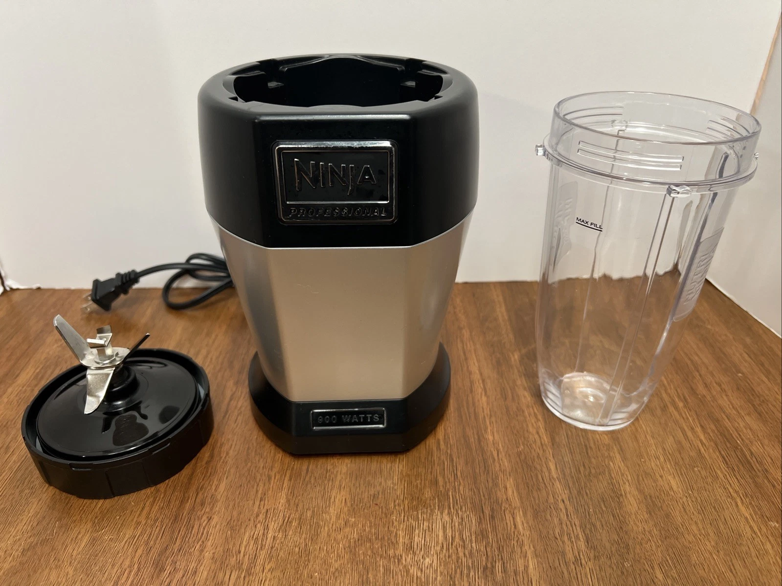 Nutri Ninja Professional Blender BL450 900 Watts Base Blade Cup
