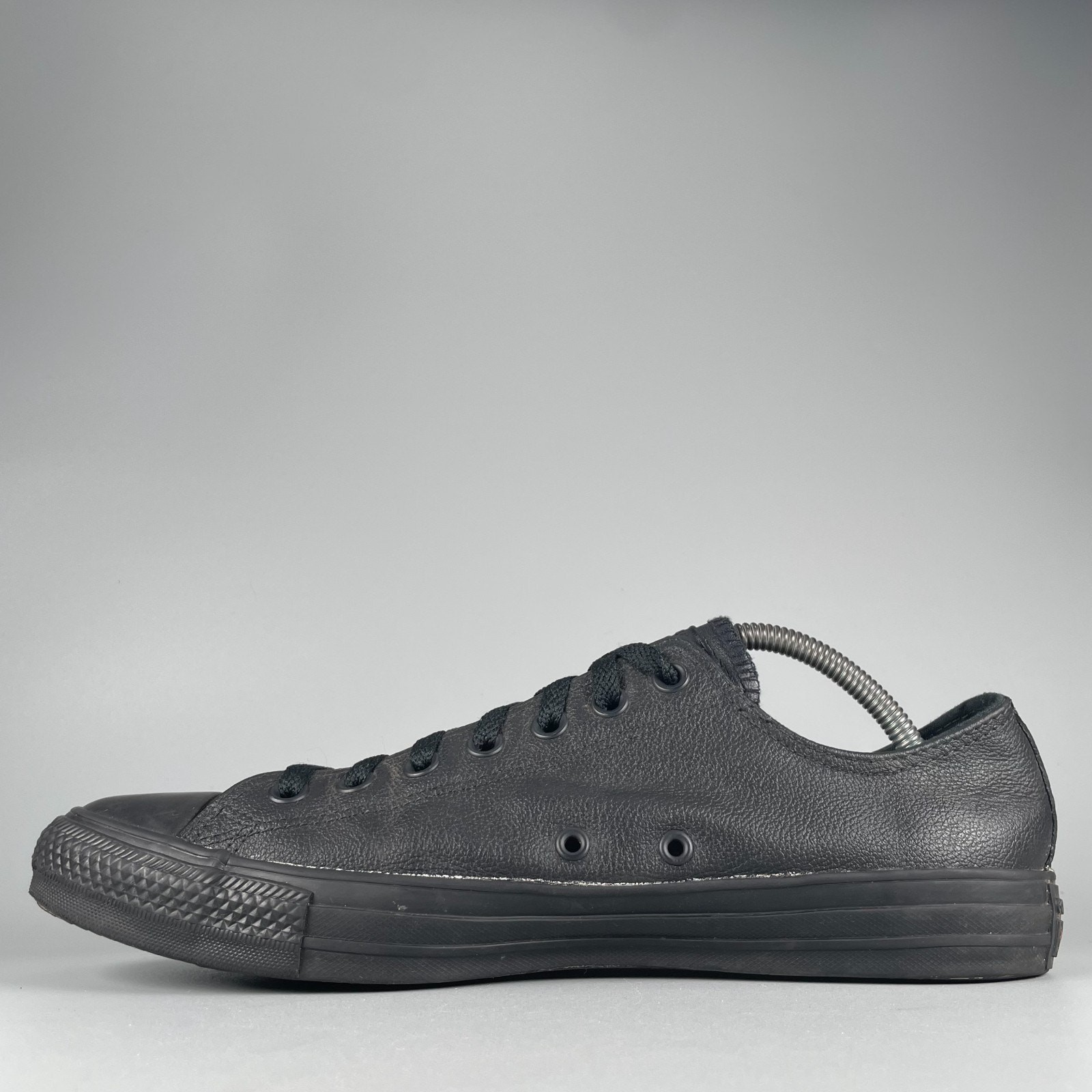 Converse Chuck Taylor All Stars Men's Size 9.5 Black Leather Casual Sneakers GUC thumbnail 6