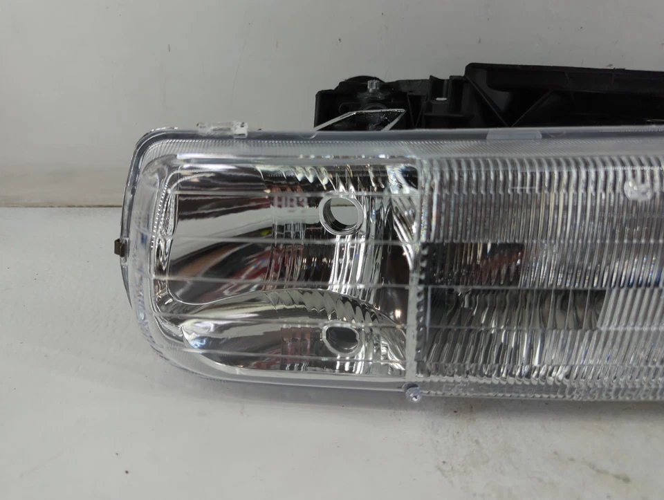 Chevrolet Suburban 2500 2000 conductor izquierdo OEM faro faro lámpara PXD5O Foto 2 de 4