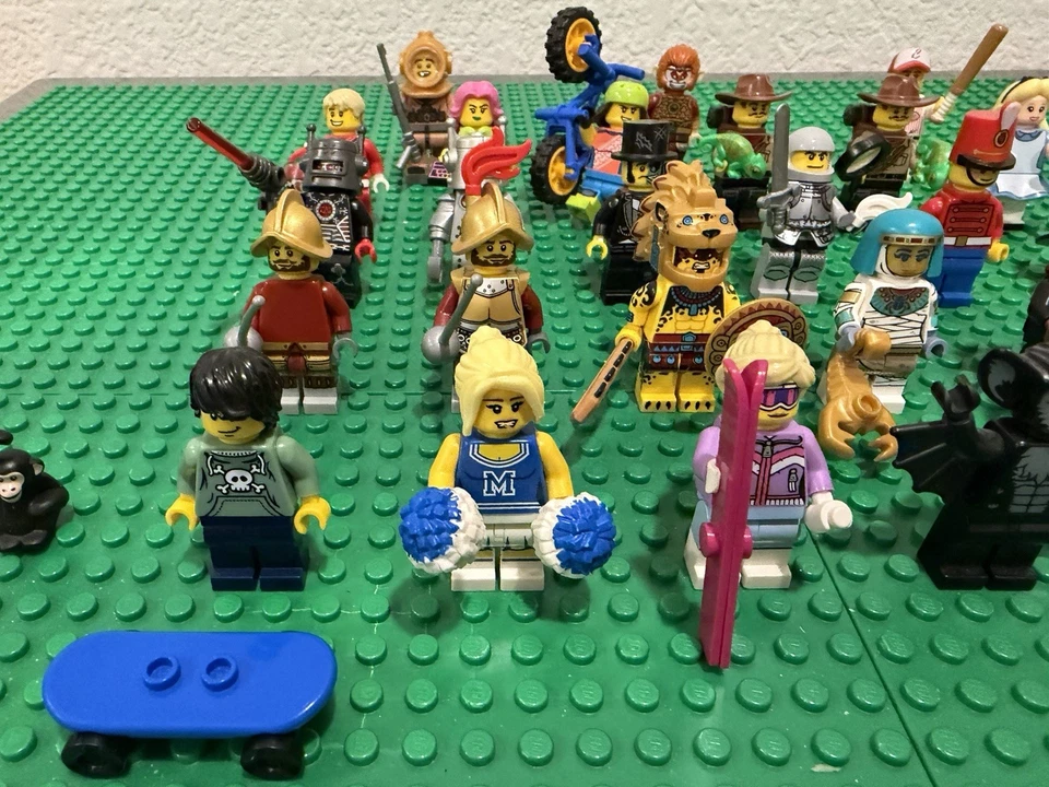 LEGO Lote de Minifiguras Coleccionables Vaquero Conquistador Robot Patinador Hockey Momia Foto 4 de 4