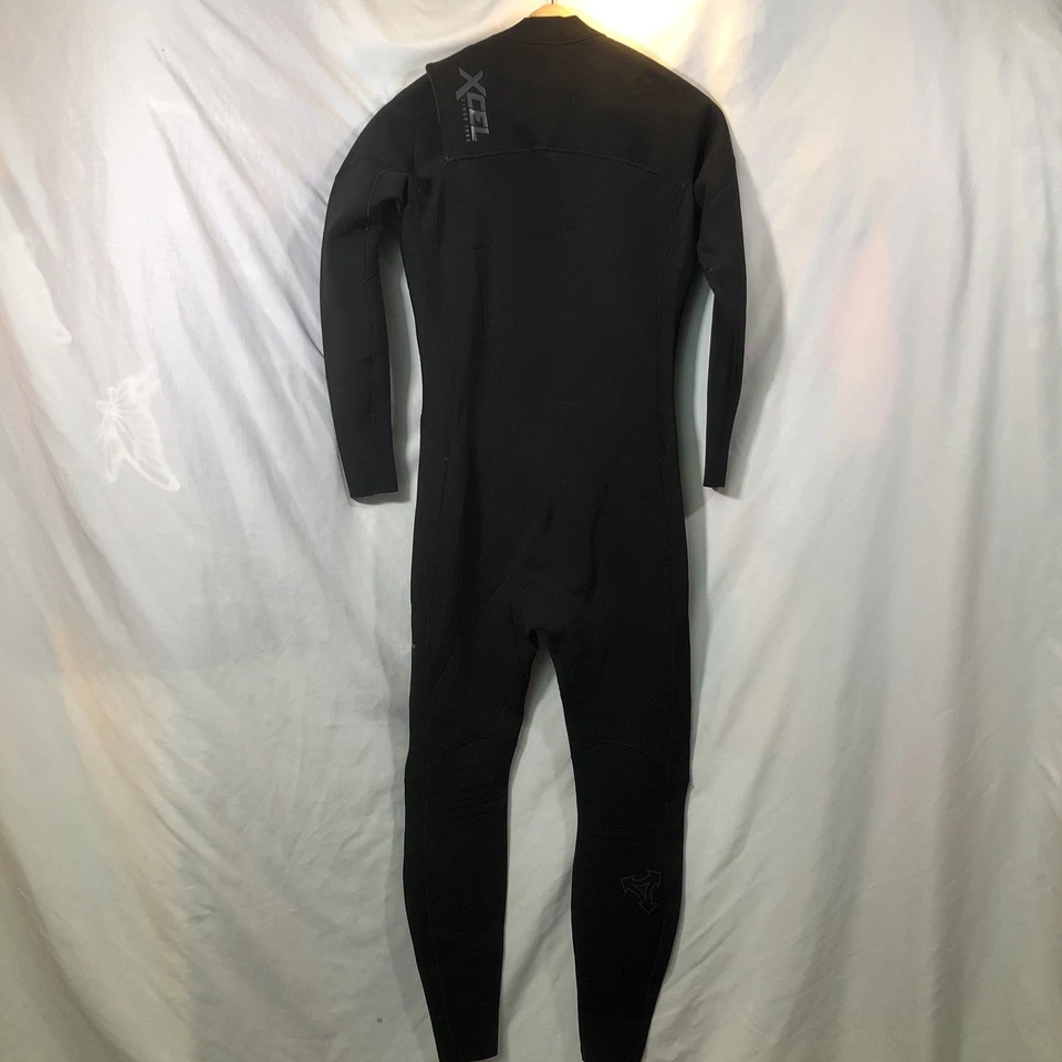Xcel Chest Zip full wetsuitMen’s Size L Black Excellent Condition Gently Used ￼ - Image 2 of 4