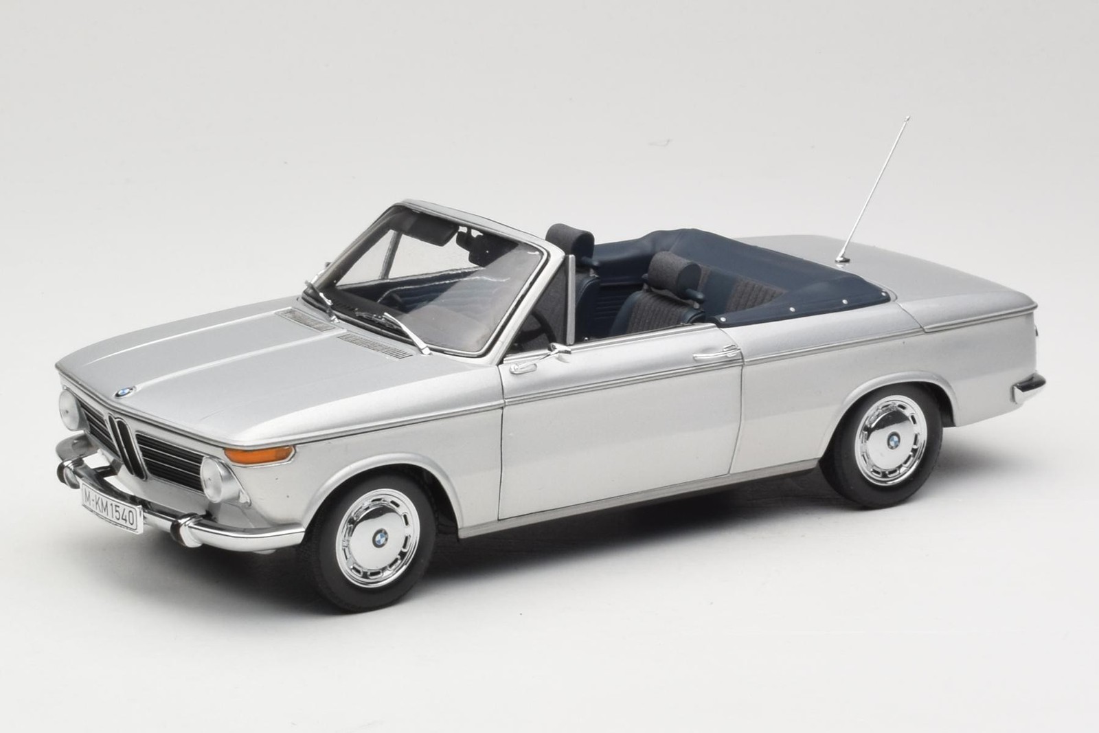Minichamps BMW 1600 Cabriolet Silver dealer edition 80430145819