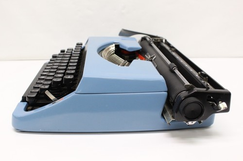 Gorgeous SEARS Vintage 1964 CELEBRITY 12 Portable Typewriter In Hard Case -X - Picture 12 of 18