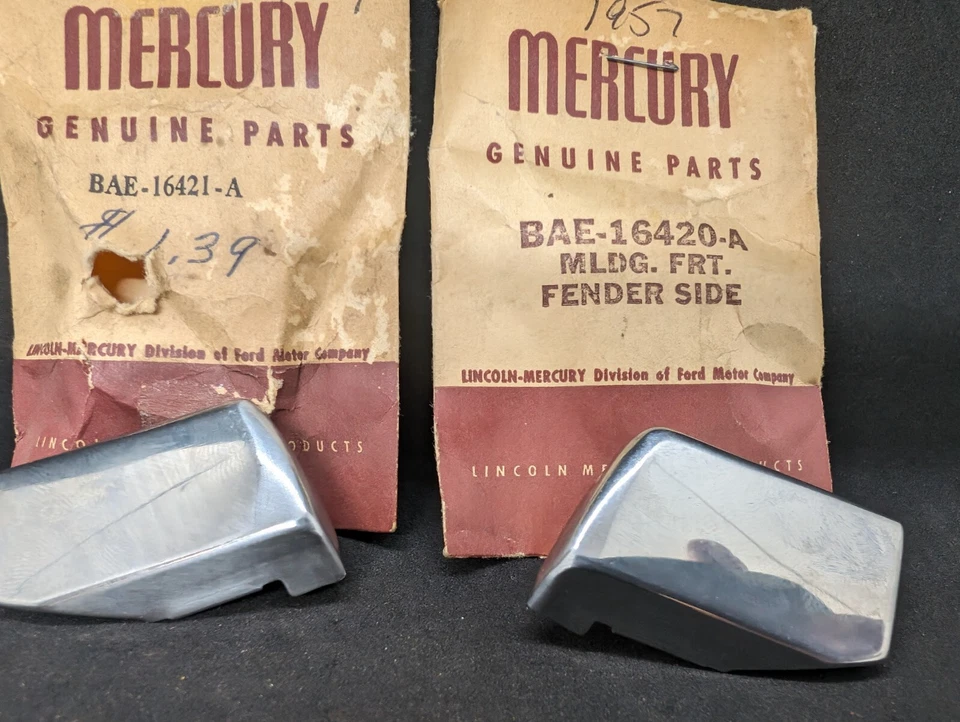 Nuevo de Lote Antiguo 1957 Mercury Monterey Commuter Derecho Izquierdo Delantero Guardabarros Moldura Foto 3 de 4