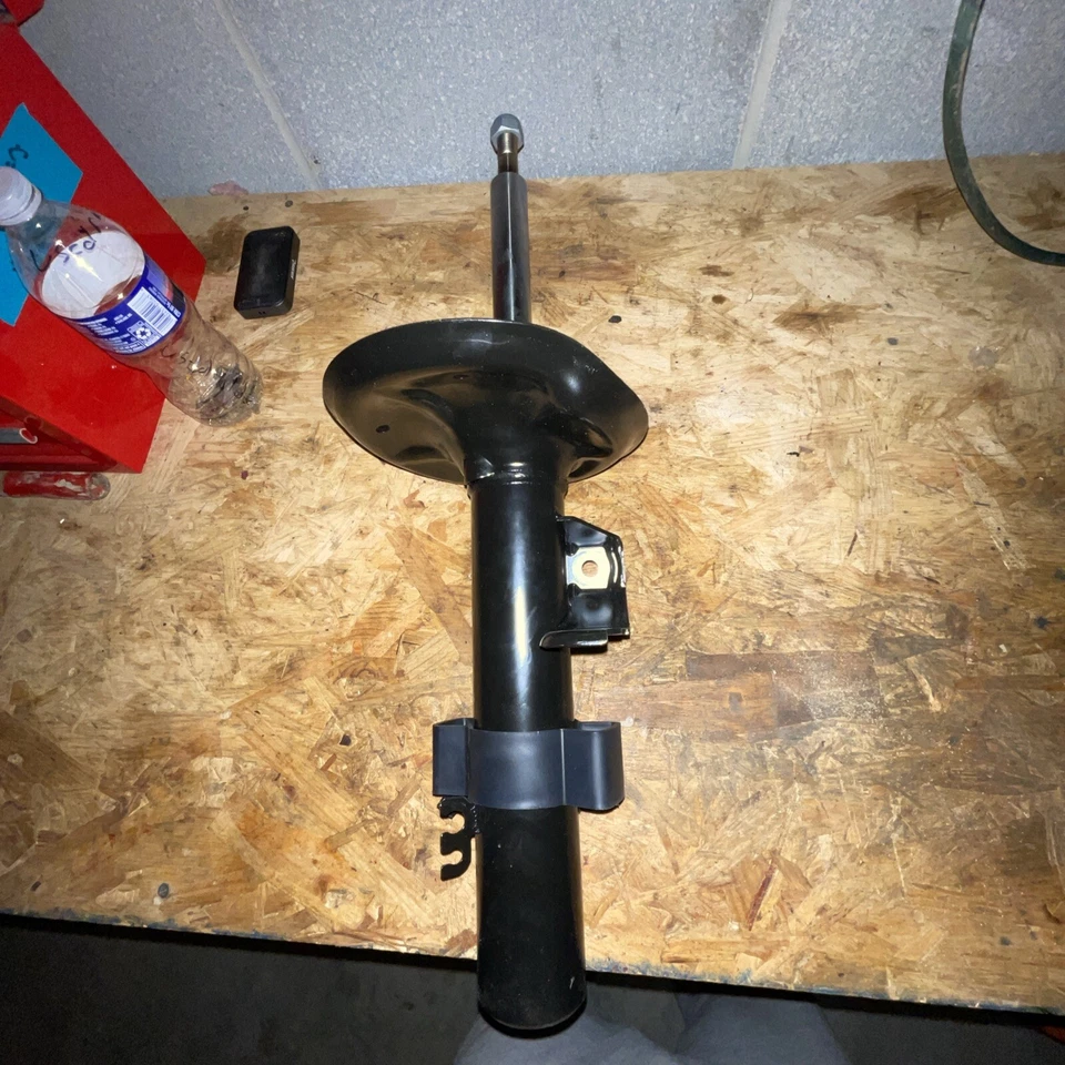 Suspensión Strut-E83 delantera izquierda Sachs 317 570 se adapta a BMW X3 2004-2010 Foto 2 de 4