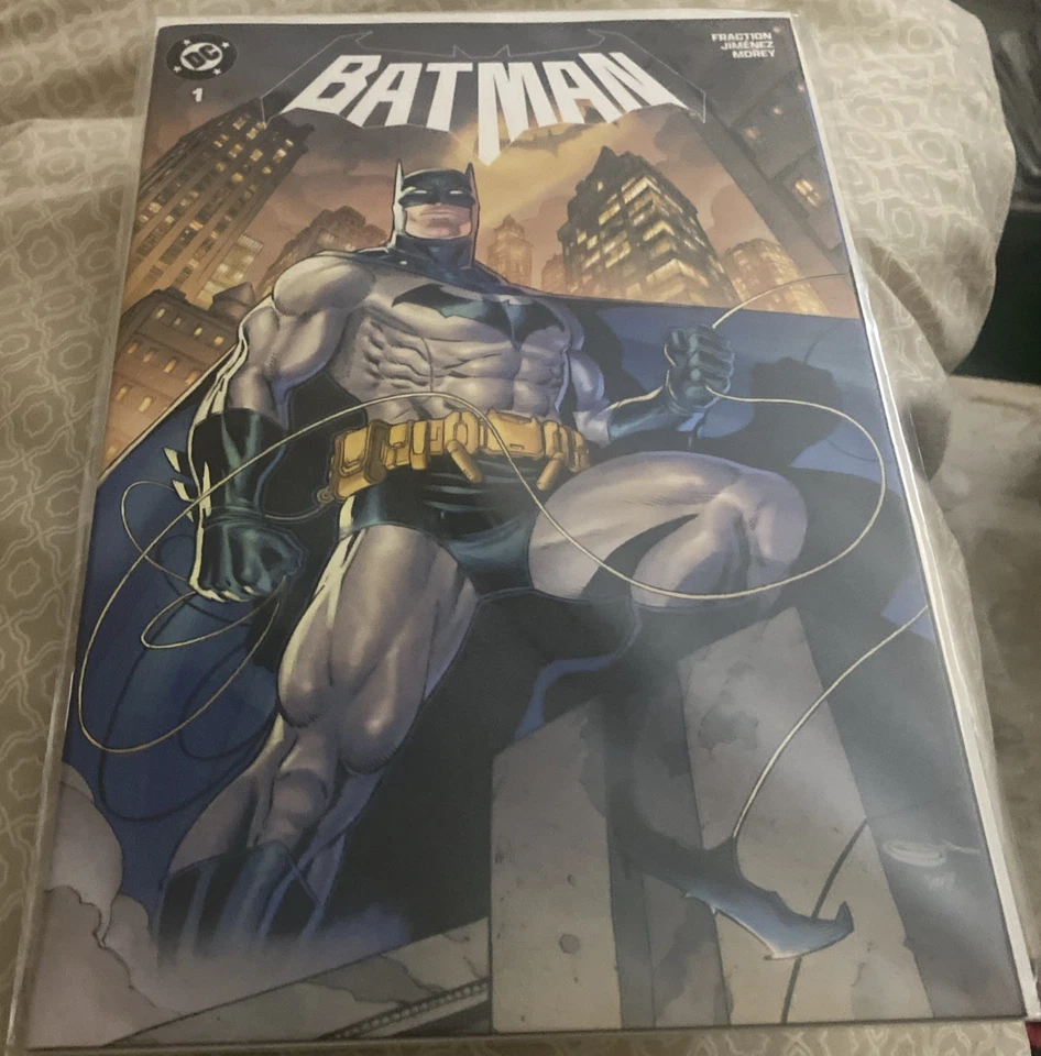 10/09/2025 #1 BATMAN SHAJAD SHAH TRADE NYCC EXCLUSIVE LIMITED TO 1,000 W/ COA - Image 3 of 4