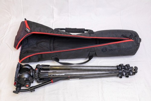 Manfrotto 535 Stativ mit 504 Fluid Head und 75mm Schale