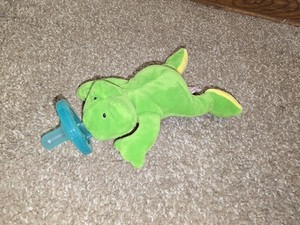 WubbaNub Pacifier Binky Soothie Green Frog Plush Stuffed Animal 6” Mary Meyer