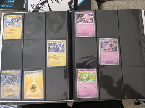 Pokemon Black Bolt Binder And Cards, Players Guide Included! 109 Cards - Picture 9 of 18