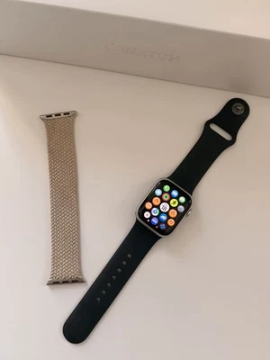 Apple Watch Series 8 41mm Starlight GPS + Geflochtenes Solo Loop Armband - Bild 1 von 4