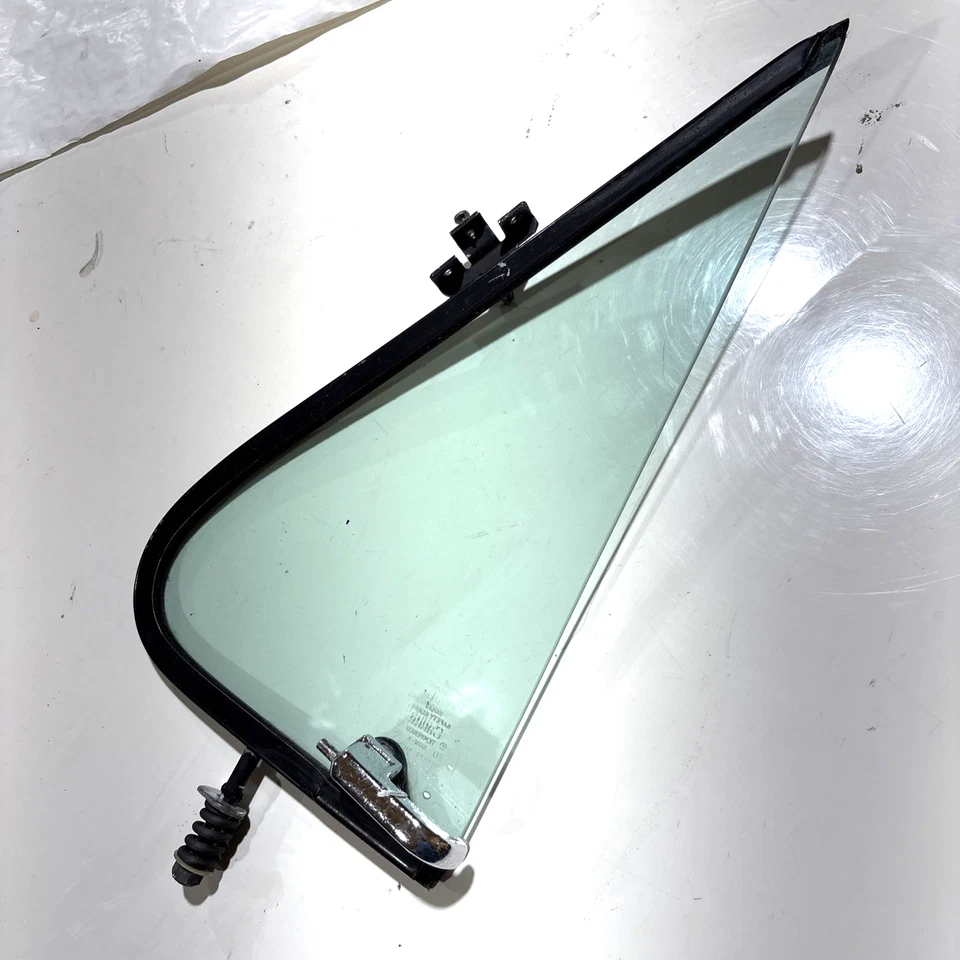 1973-1979 Ford F-Series vent glass (RH) passenger-side wing window (OEM) - Image 3 of 4