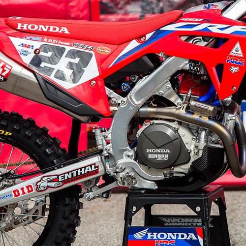 22-2025 Honda CRF250R / 23-25 CRF450R Rubberized Grip Tape Frame Guard (2 Pairs) - Picture 4 of 10