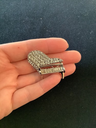Vintage 80’s Silver Jewelled Piano Brooch New - Picture 5 of 5