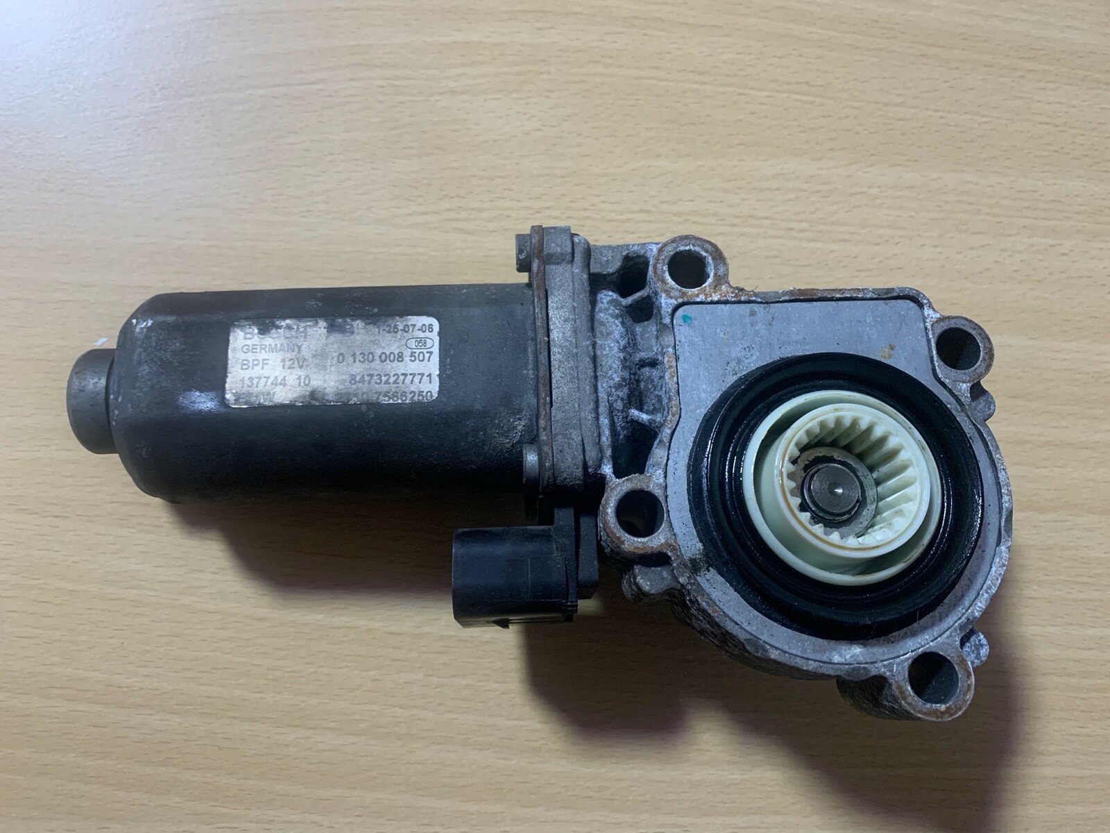 BMW X3 X5 E53 E83 E70 Verteilegetriebe Stellmotor 2710 7566296 