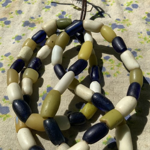 Rara collana perle commercio vetro nativi americani 1600 blu cobalto bianco giallo - Foto 2 di 9