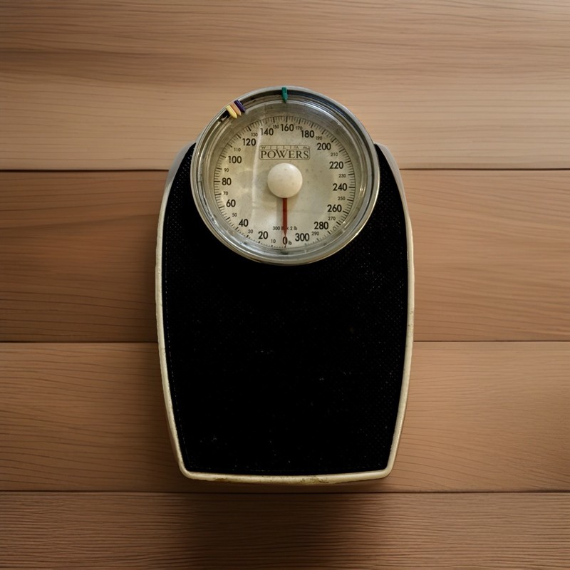William Powers Vintage Dial/Mechanical Bathroom Scale Black/White Metal 300 lb