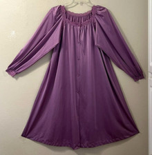 Button-up Vintage Nightgown 1940's-50's Size M Excellent Condition Please Read