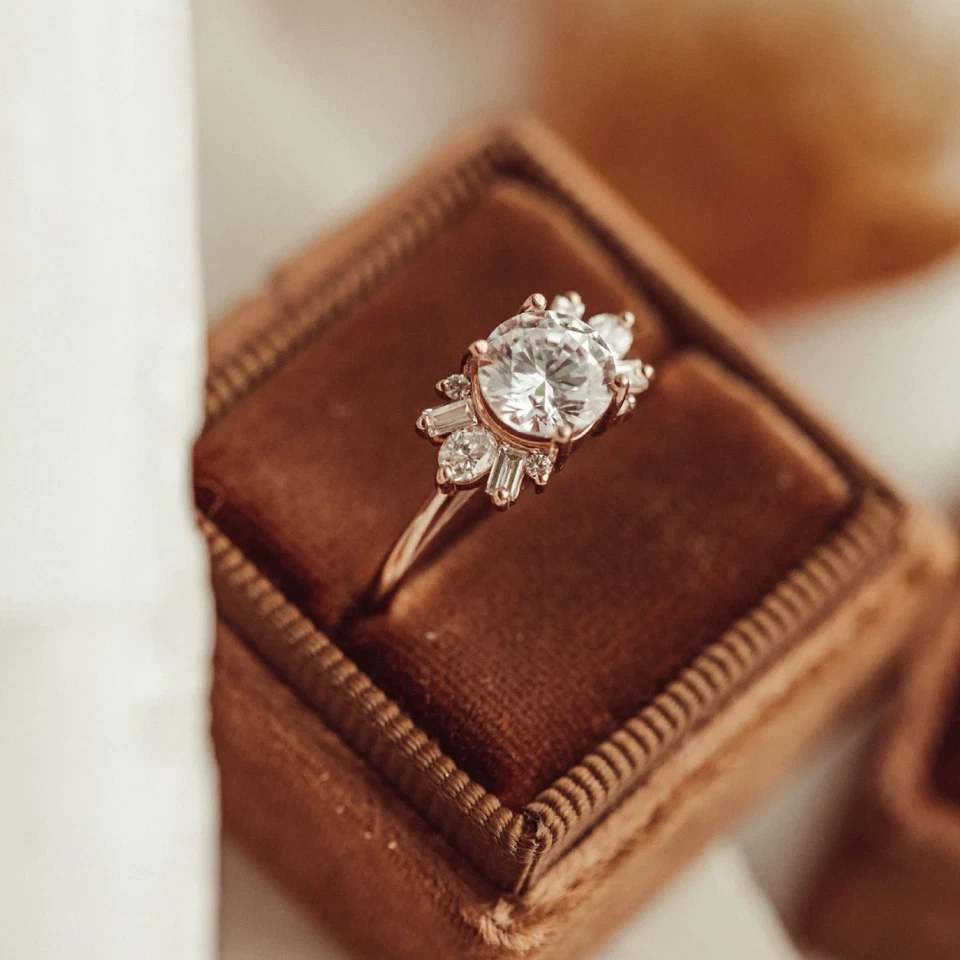 18k Yellow Gold Engagement Ring Lab Grown Oval 1.40 Carat IGI Certified Diamond - Image 3 of 4