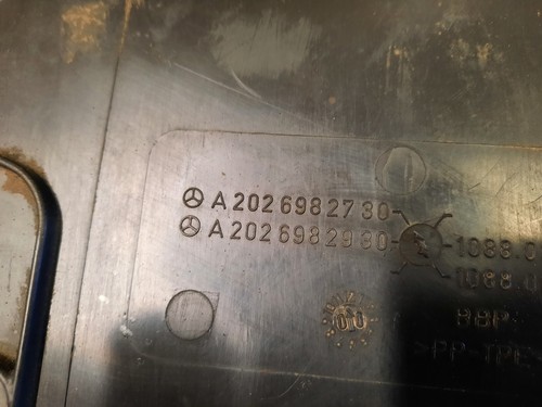 Verkleidung Radhaus Stoßstange Kotflügel links Mercedes A2026982730