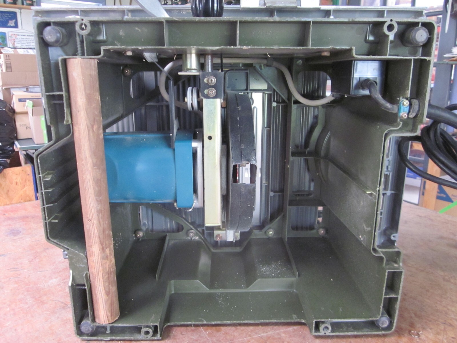 older Makita 2708 small table saw made in Japan