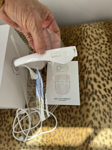 DMH Aesthetics Light Shield - Picture 5 of 7