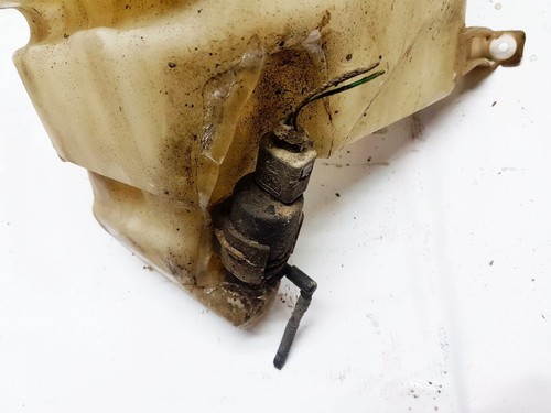Waschwasserpumpe, Scheibenreinigung  Volkswagen Passat DE987190-44