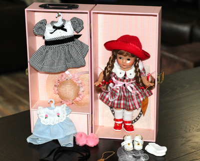 PATRICIA KIN DOLL TRUNK SET EFFANBEE 1999 WITH COA BEAUTIFUL PATRICIA KIN DOLL TRUNK SET EFFANBEE 1999 WITH COA BEAUTIFUL