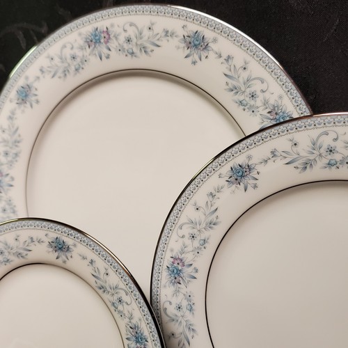 Noritake Blue Hill set of 4 place settings - 20 pieces Pattern #2482 - Picture 11 of 12