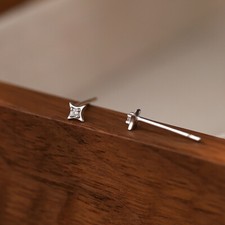 Echt 925 Sterling Silber * Ohrringe Ohrstecker *Vierzackiger Stern Zirkonia Mini