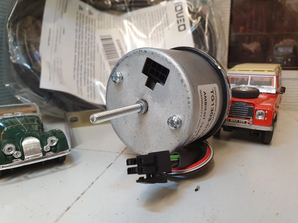 Smiths Ambient Air Temperature Gauge 52mm 2" Smiths TG1303-01CB	-30 to +50°C - Image 4 of 4