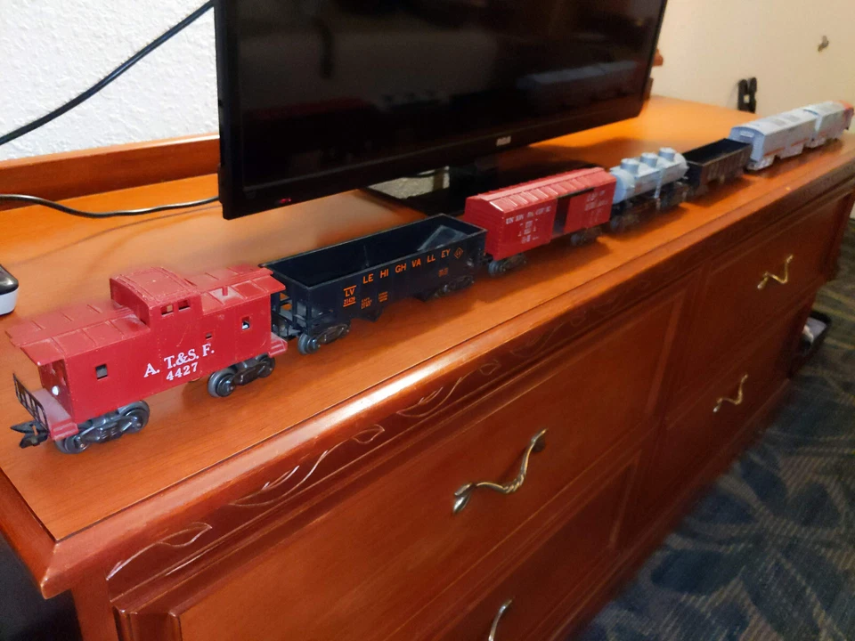 Vintage Marx Happi Time 7 pieces Electric Train O Gauge 1095 Santa Fe. - Image 2 of 4