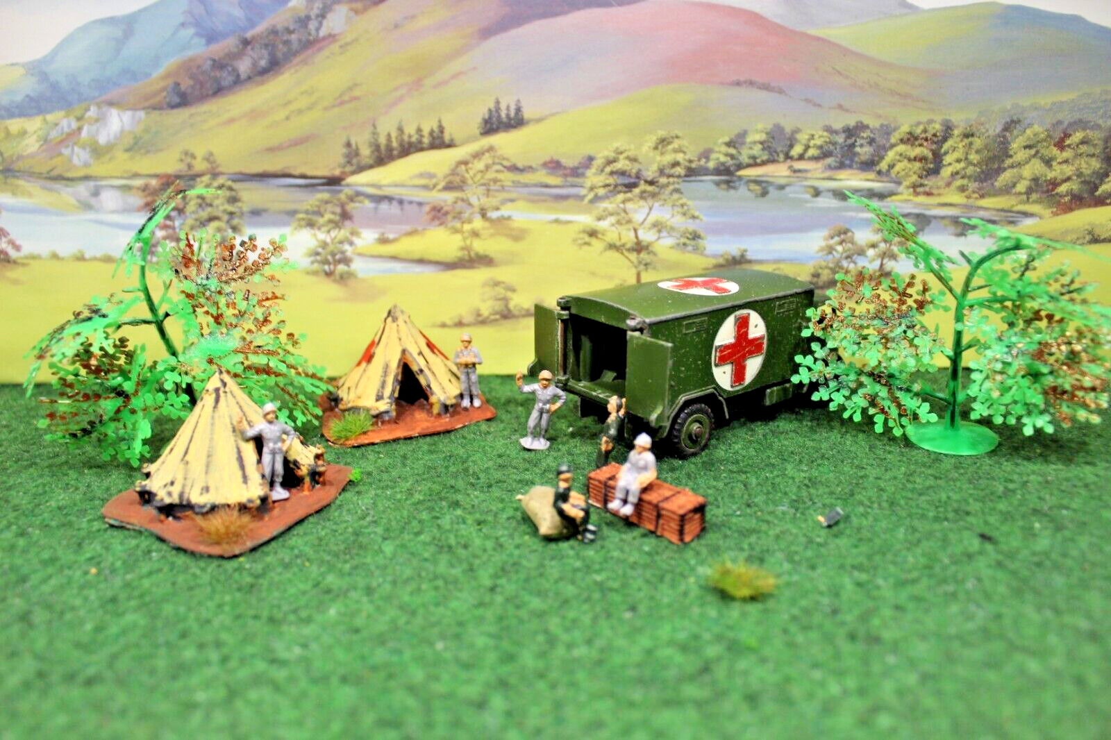 Dinky 626, Military Ambulance - Free Price Guide & Review